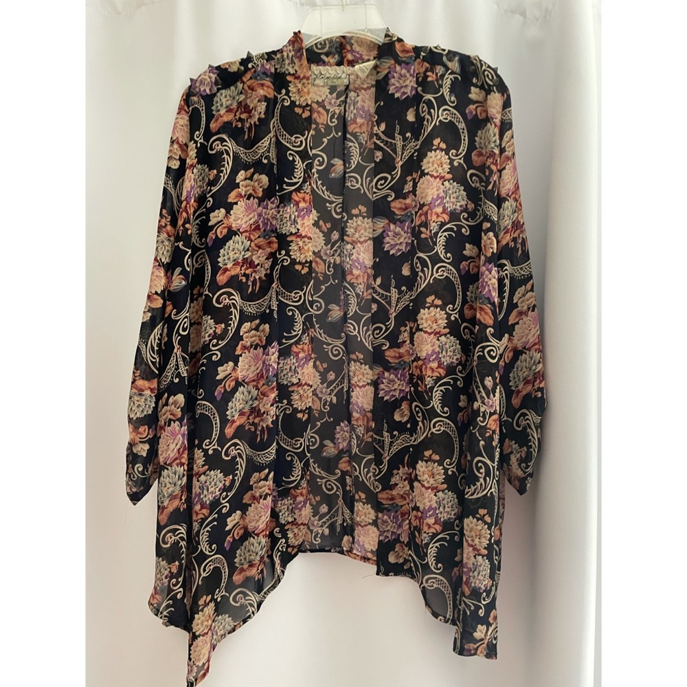 Gimmicks by BKE floral cardigan M